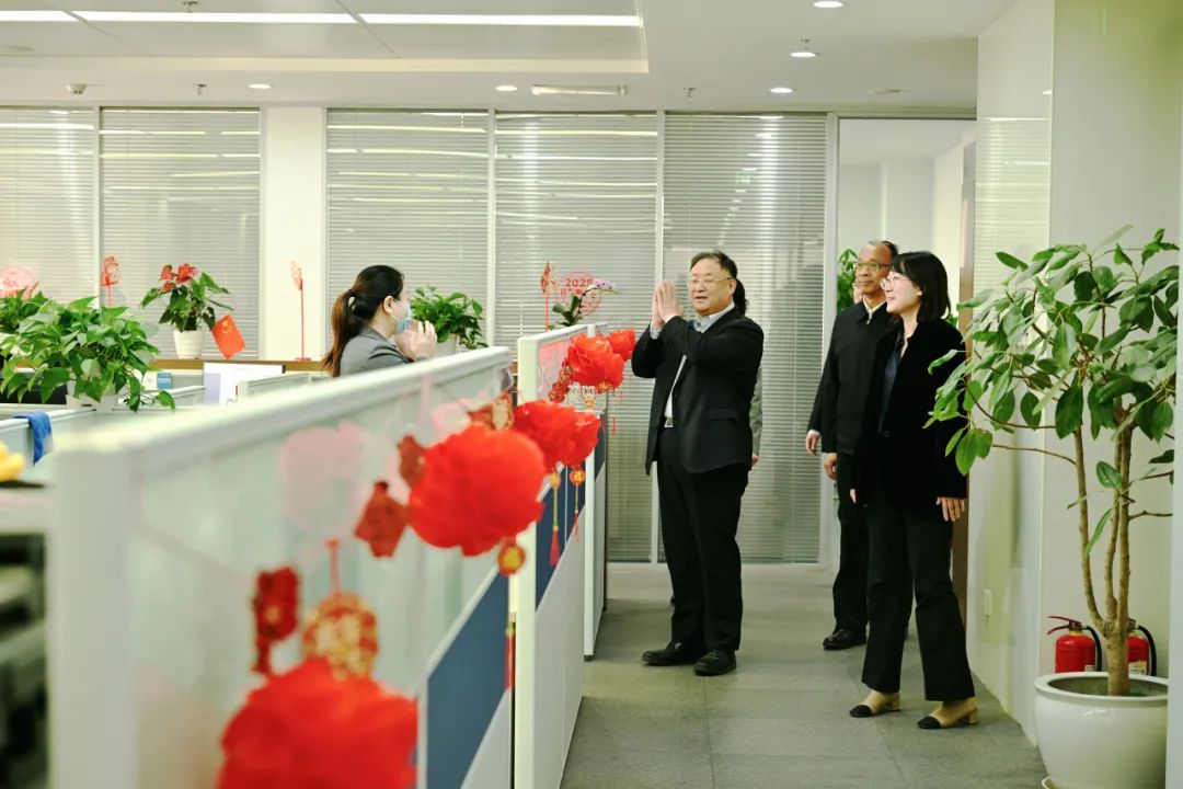 靈蛇躍動(dòng)啟新程 轉(zhuǎn)型重塑開新局！中智集團(tuán)領(lǐng)導(dǎo)慰問在京一線干部員工